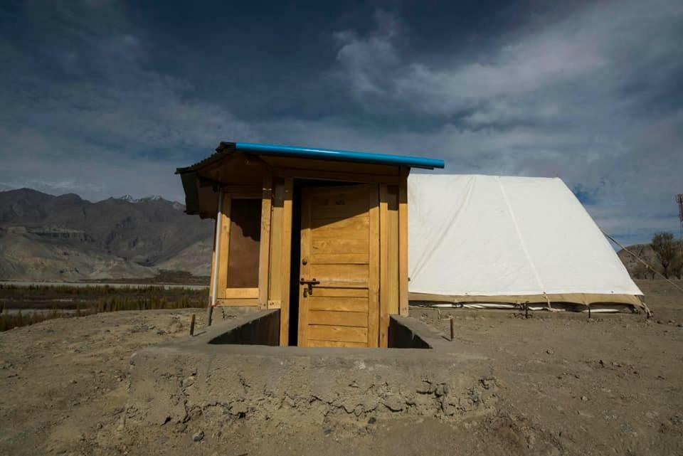 Отель Glamp Pakistan Katpana Скарду Экстерьер фото